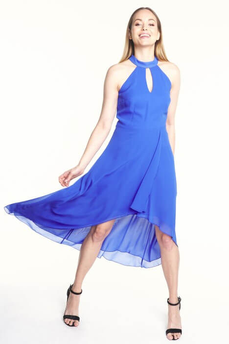 Kobaltowa sukienka na wesele – najpiękniejsze modele