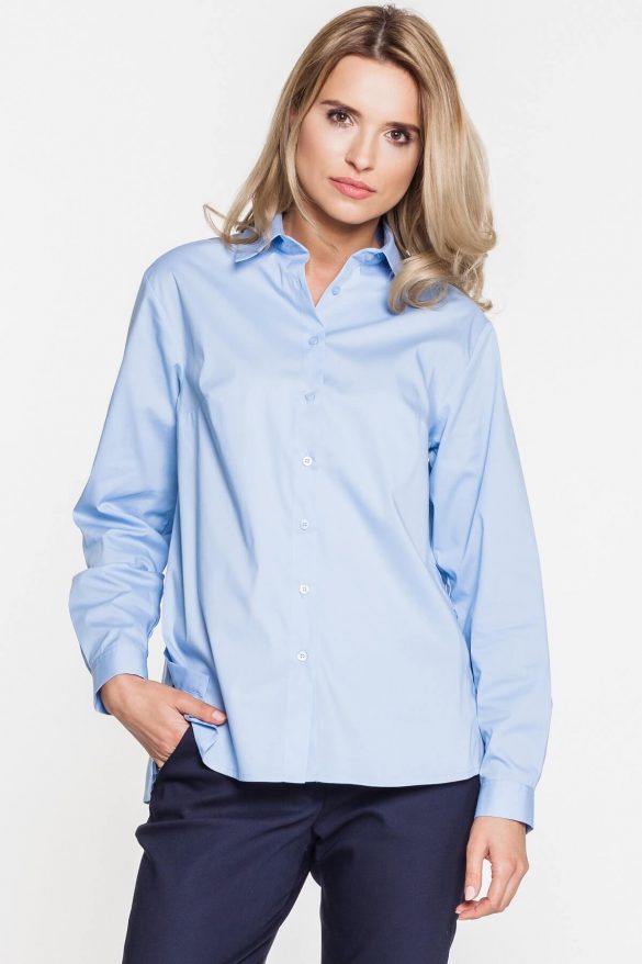Błękitna koszula – biurowy klasyk, który warto mieć w szafie