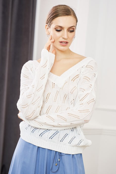 Przytulny sweterek – trafny wybór na każdą porę roku